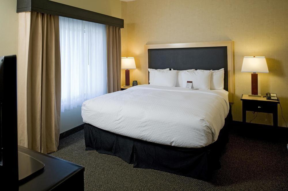 Doubletree By Hilton Baton Rouge Hotel Exterior photo
