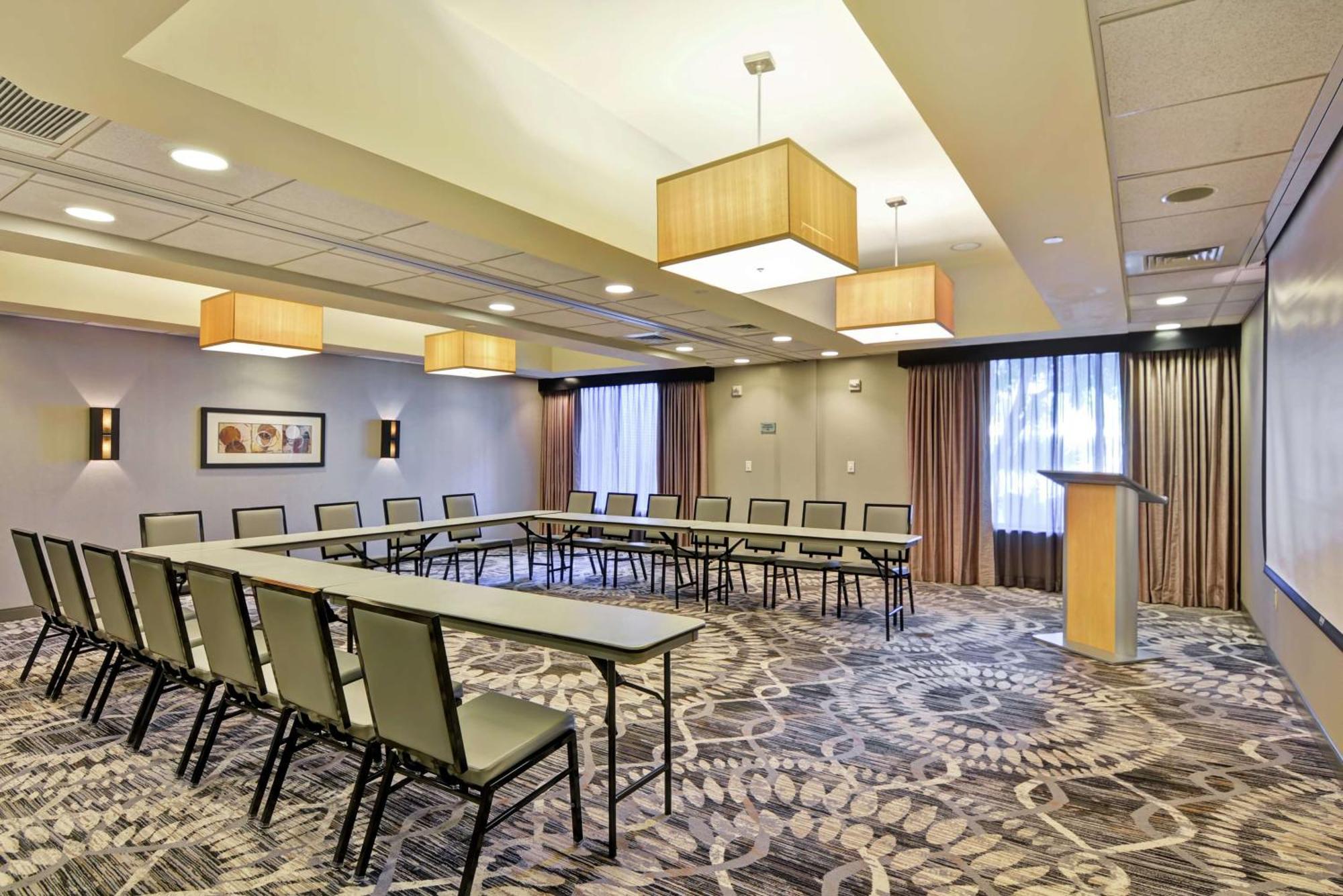 Doubletree By Hilton Baton Rouge Hotel Exterior photo