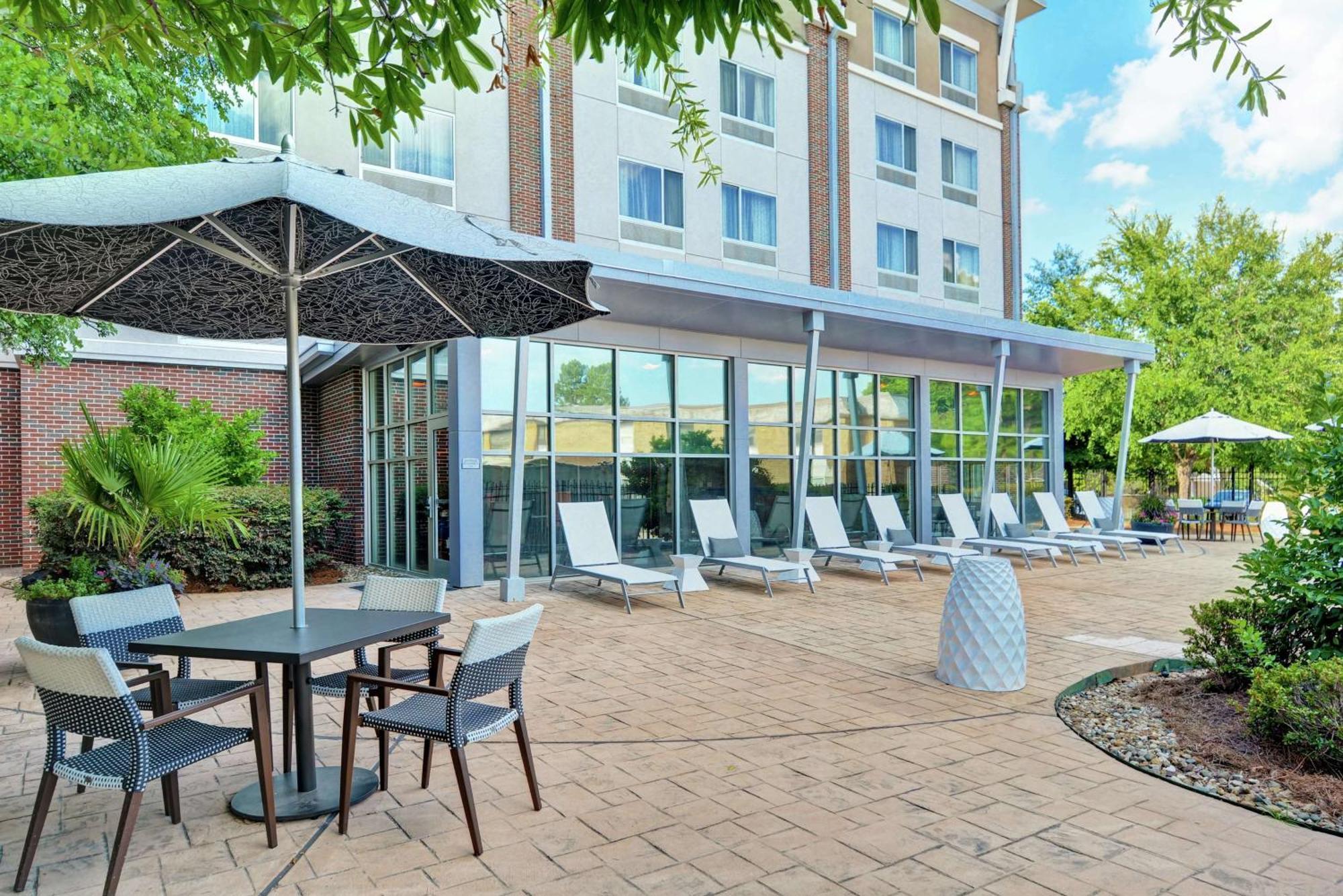 Doubletree By Hilton Baton Rouge Hotel Exterior photo